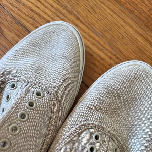 Liz Claiborne linen slip on sneakers - Picture 2 of 3